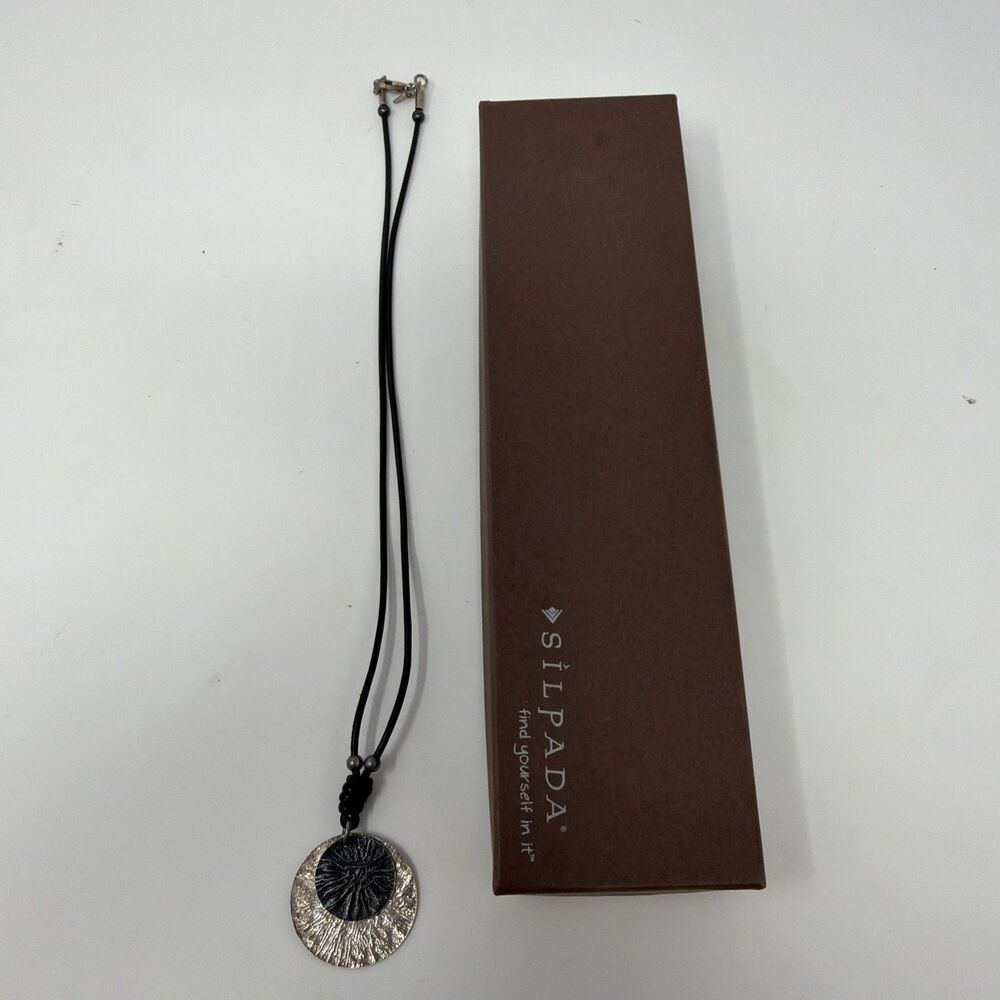 Vintage Silpada Sterling Silver and Leather Disc 18” Necklace w/ Box - Retired